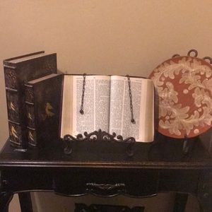 🛍 COOKBOOK / BIBLE HOLDER